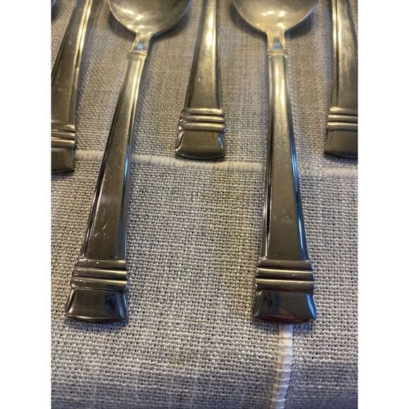 Wallace ZENITH Glossy 18/10 Stainless Flatware -- Set of 9 Oval Soup Spoons - Picture 5 of 16